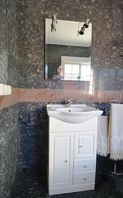 Duplex Da Pedra E Da Auga Apartment Meis Ngoại thất bức ảnh