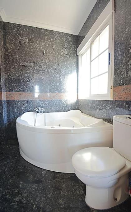 Duplex Da Pedra E Da Auga Apartment Meis Ngoại thất bức ảnh